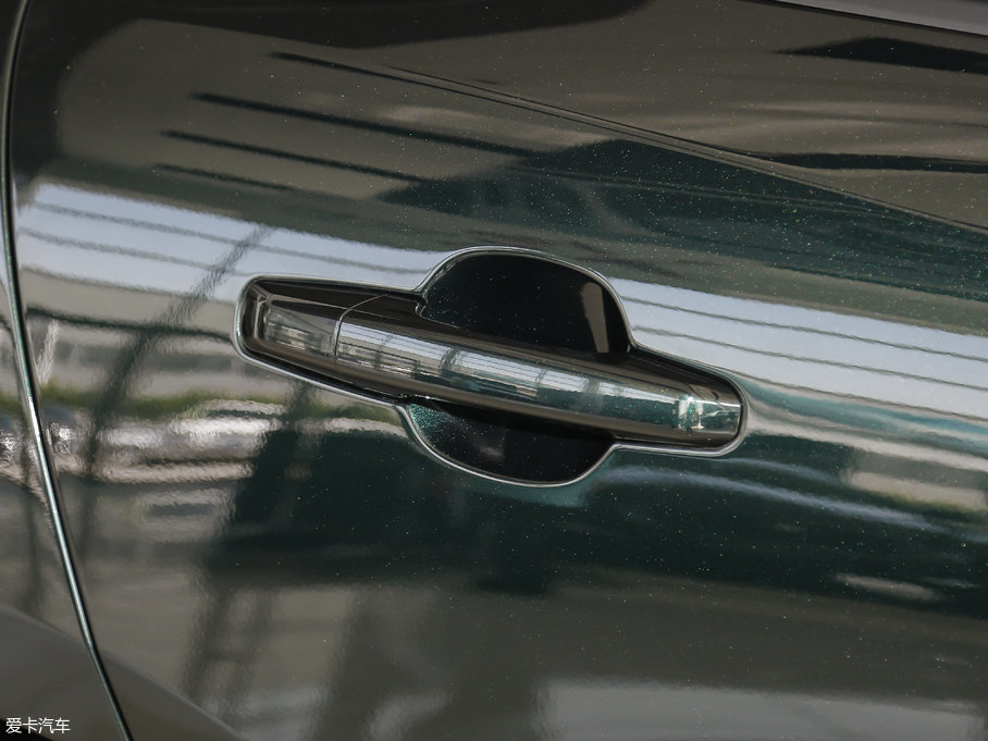 2018ݱF-PACE 2.0T 򌶼