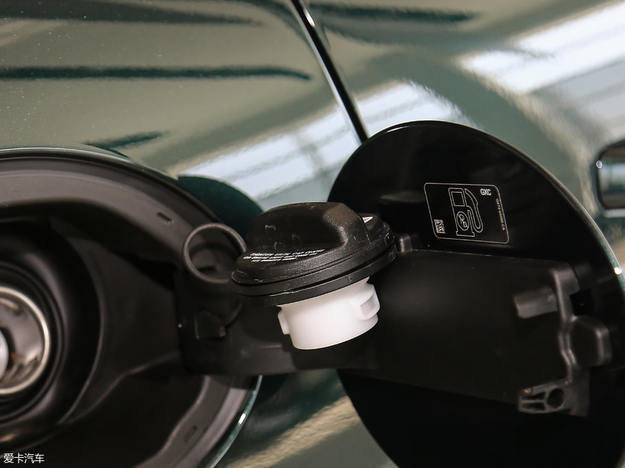 2018ݱF-PACE 2.0T 򌶼