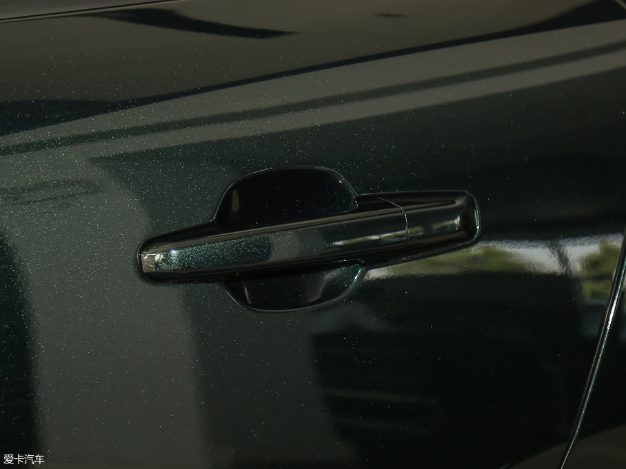 2018ݱF-PACE 2.0T 򌶼