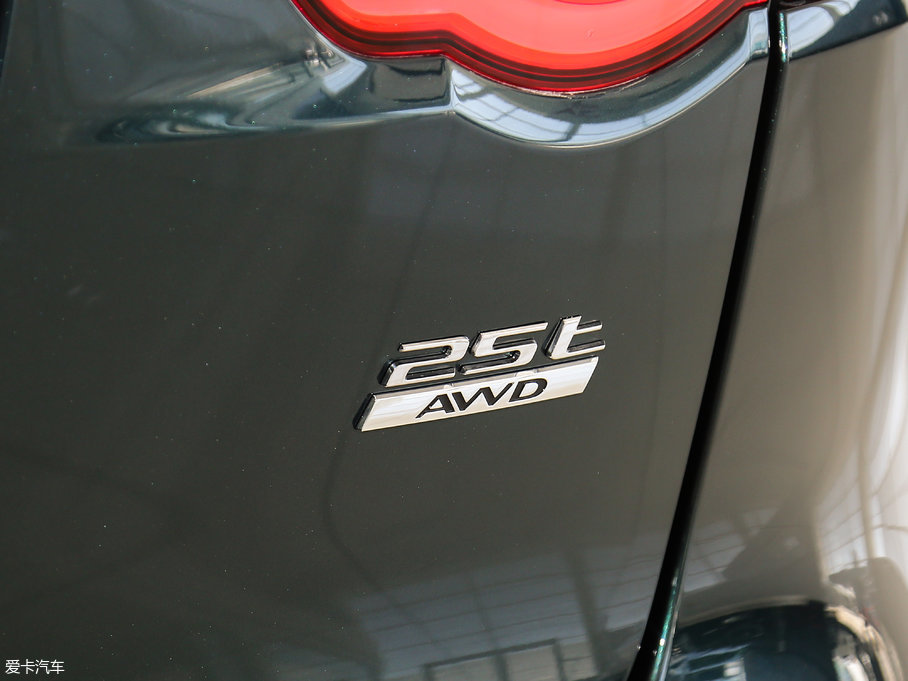 2018ݱF-PACE 2.0T (q)