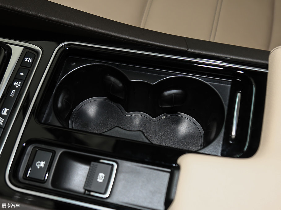 2018ݱF-PACE 2.0T 򌶼