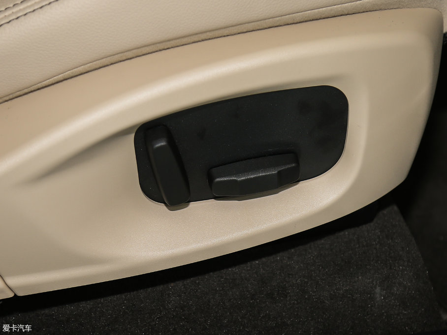 2018ݱF-PACE 2.0T 򌶼