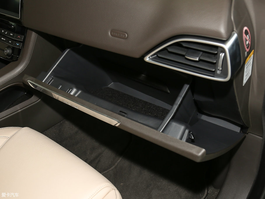 2018ݱF-PACE 2.0T (q)