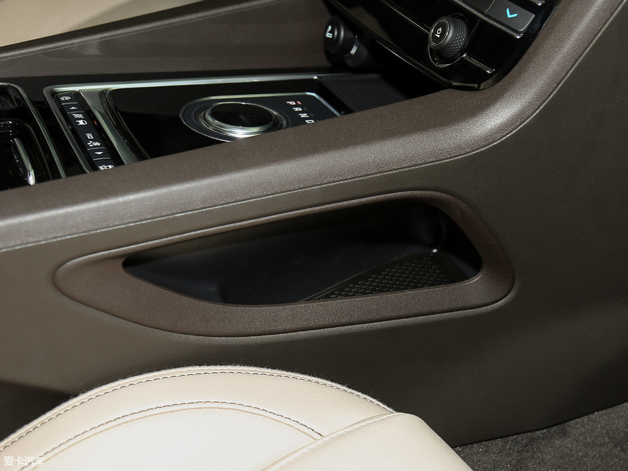 2018ݱF-PACE 2.0T (q)