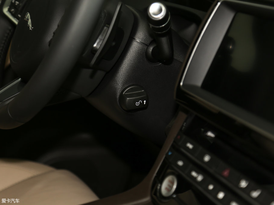 2018ݱF-PACE 2.0T (q)