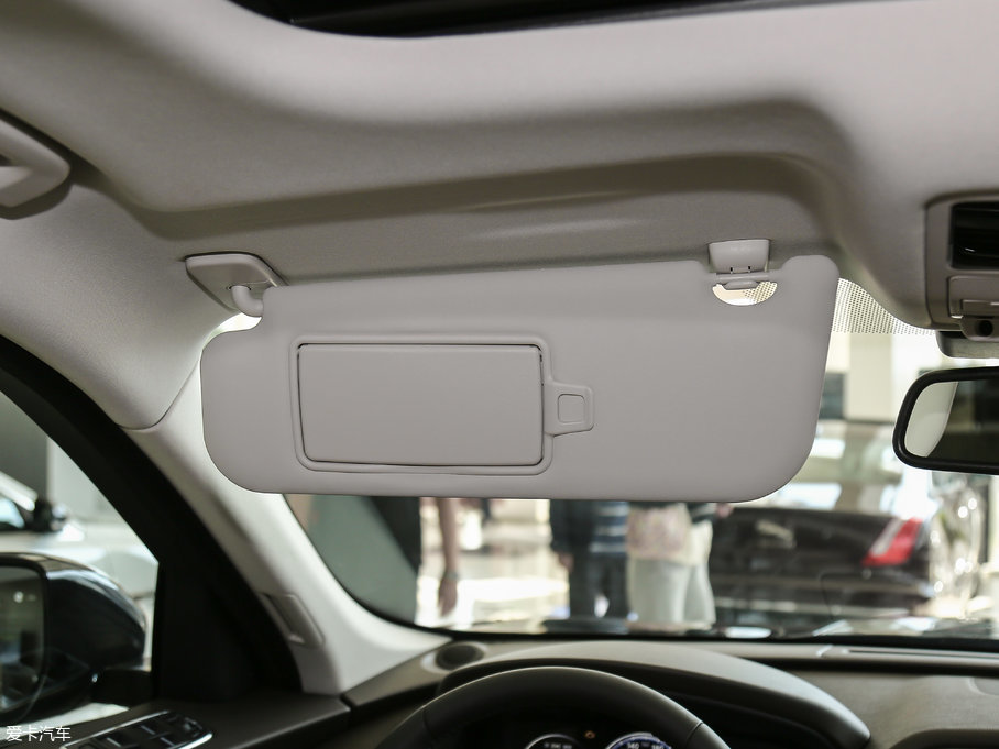 2018ݱF-PACE 2.0T 򌶼