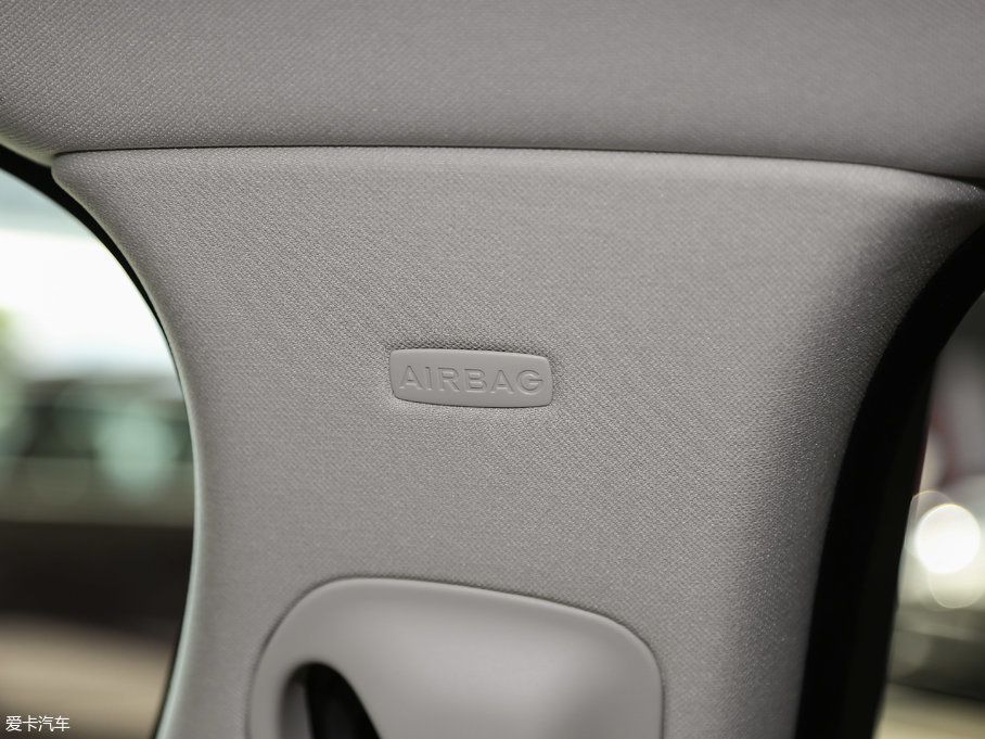 2018ݱF-PACE 2.0T 򌶼