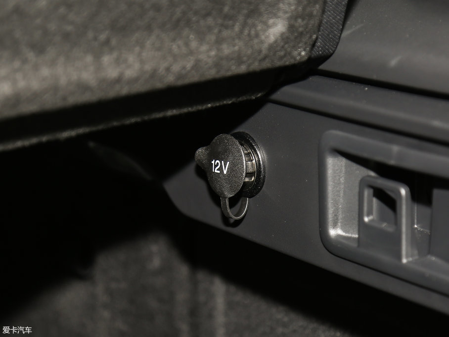 2018ݱF-PACE 2.0T 򌶼