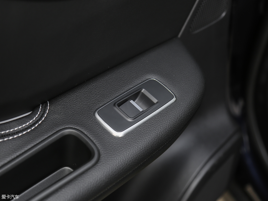 2018ݱF-PACE Ŀ 2.0T R-Sport\Ӱ