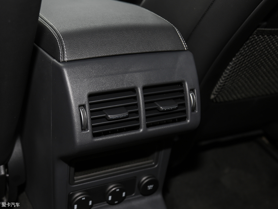 2018ݱF-PACE Ŀ 2.0T (q)R-Sport\Ӱ