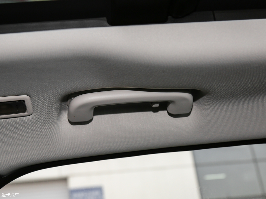 2018ݱF-PACE Ŀ 2.0T (q)R-Sport\Ӱ