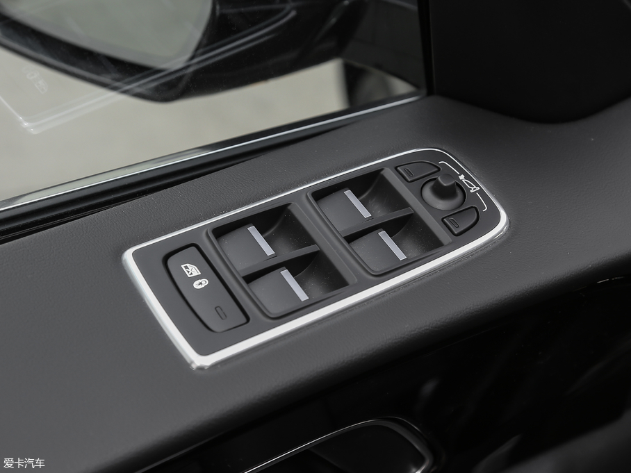 2018ݱF-PACE Ŀ 2.0T (q)R-Sport\(yn)(dng)