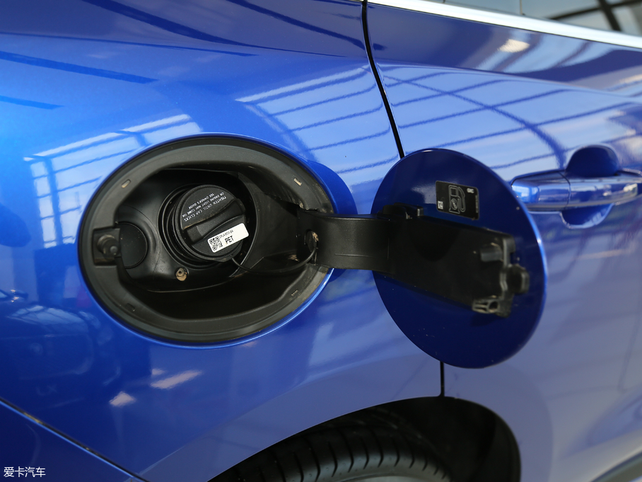 2018ݱF-PACE Ŀ 2.0T (q)R-Sport\Ӱ