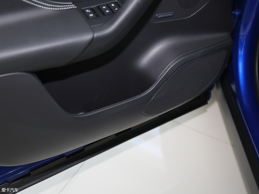 2018ݱF-PACE Ŀ 2.0T (q)R-Sport\(yn)Ӱ