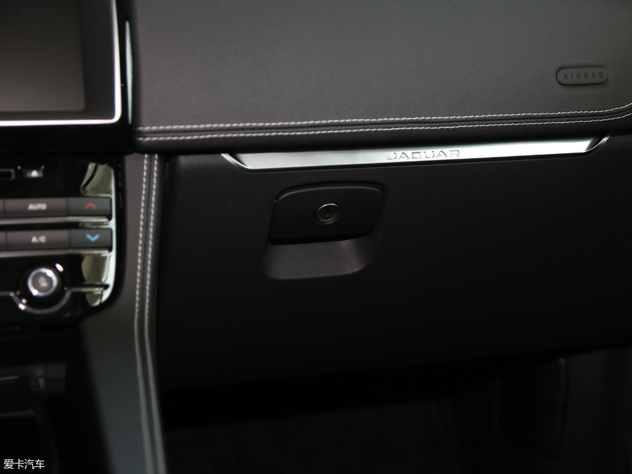 2018ݱF-PACE Ŀ 2.0T (q)R-Sport\(yn)(dng)