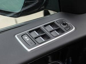 20182.0T R-Sport\Ӱ {܇ƅ^	