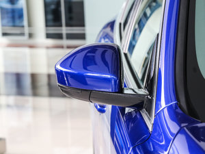 20182.0T R-Sport\Ӱ ^