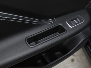 2018Ŀ 2.0T R-Sport\Ӱ g