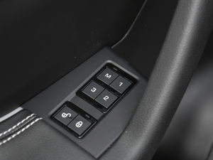 2018Ŀ 2.0T R-Sport\Ӱ g