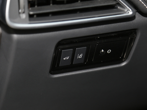 2018Ŀ 2.0T R-Sport\Ӱ g