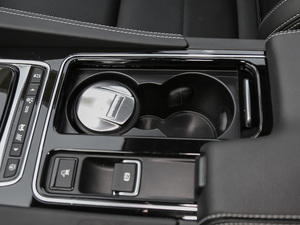 2018Ŀ 2.0T R-Sport\Ӱ g