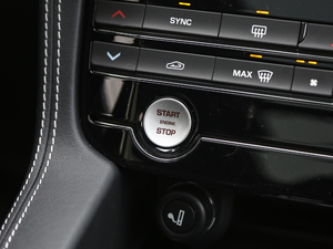 2018Ŀ 2.0T (q)R-Sport\Ӱ п؅^(q)