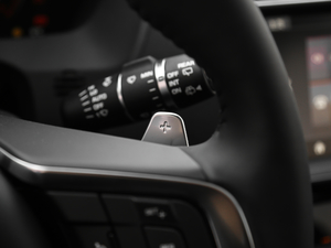 2018Ŀ 2.0T (q)R-Sport\Ӱ п؅^(q)