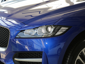 2018Ŀ 2.0T (q)R-Sport\(yn)(dng) (x)(ji)^