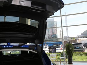 2018Ŀ 2.0T (q)R-Sport\(yn)Ӱ g