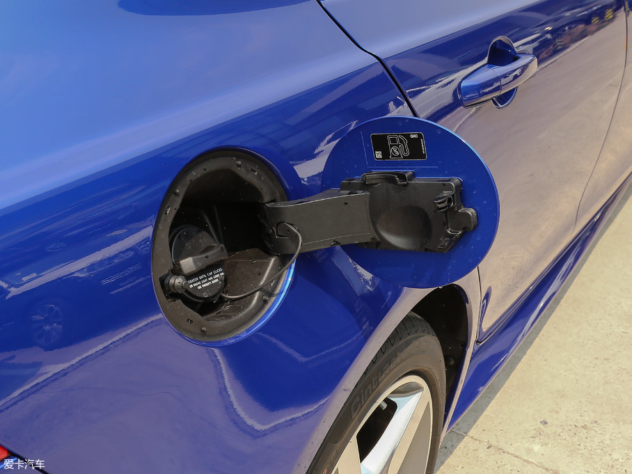 2018ݱXE 2.0T 250PS R-SPORT\Ӱ