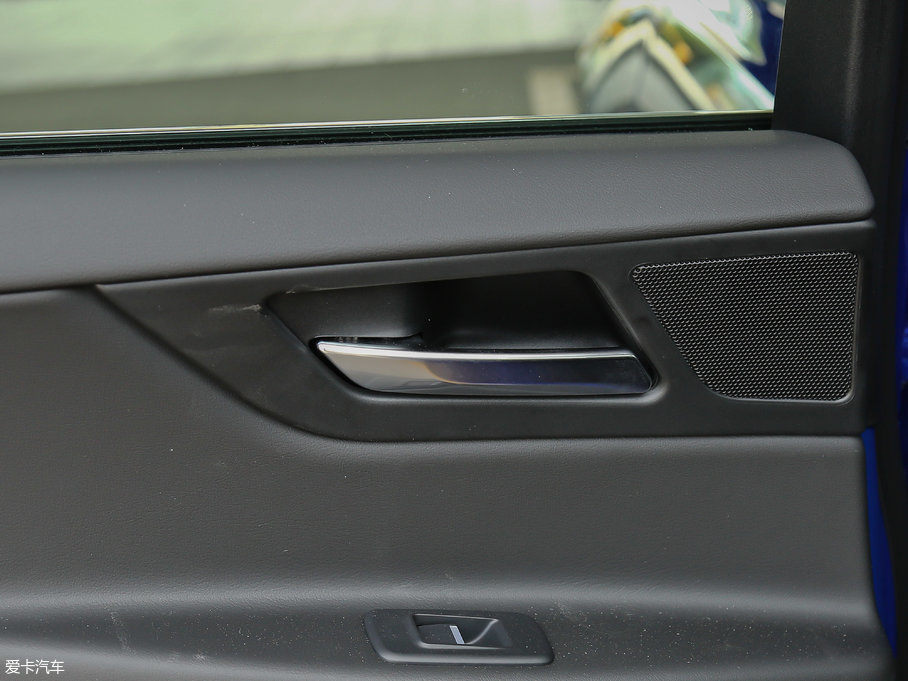 2018ݱXE 2.0T 250PS R-SPORT\Ӱ