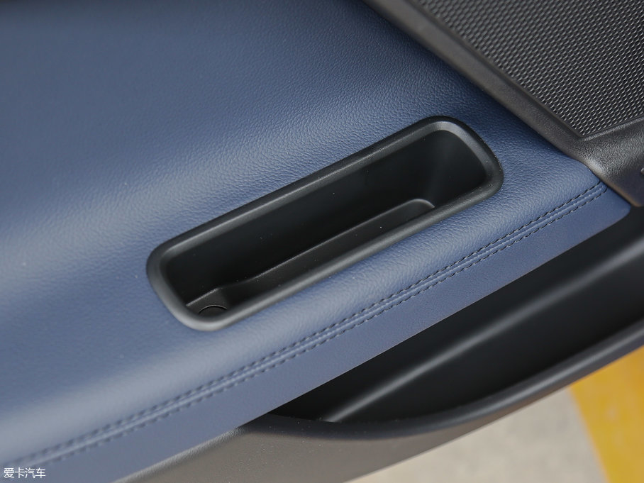 2018ݱXE 2.0T 250PS R-SPORT\Ӱ