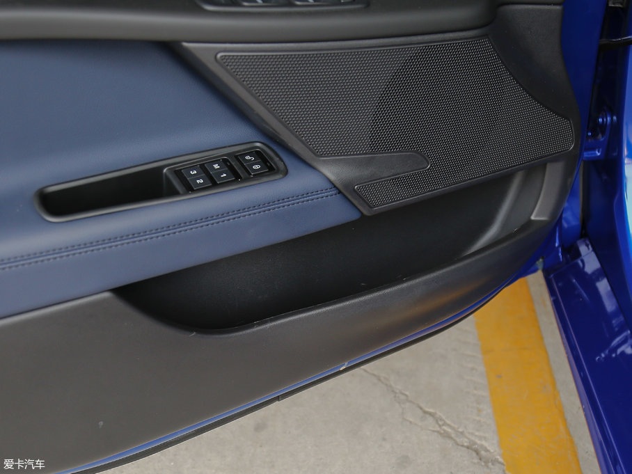 2018ݱXE 2.0T 250PS R-SPORT\Ӱ