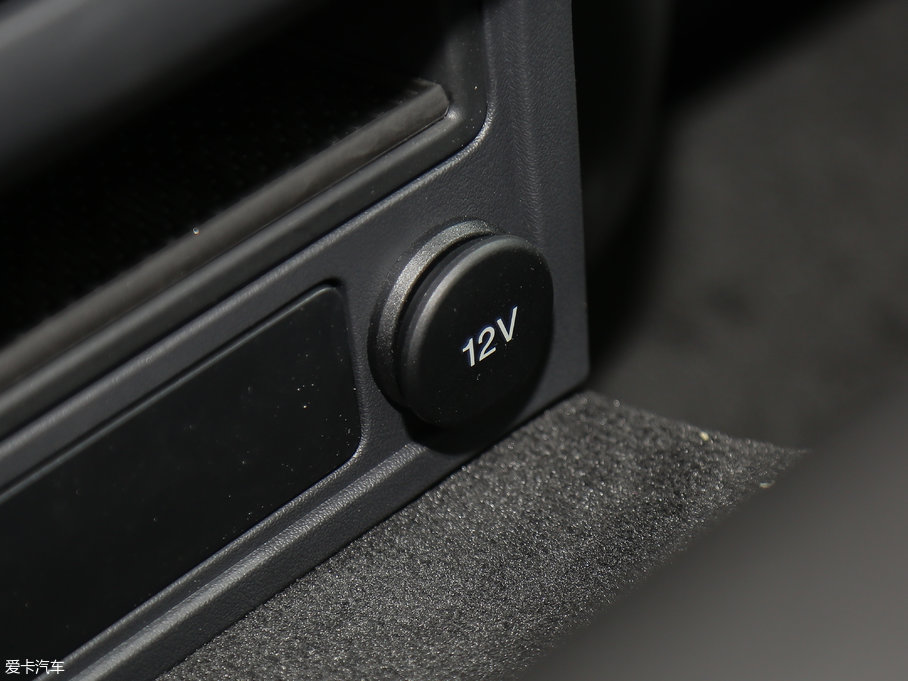 2018ݱXE 2.0T 250PS R-SPORT\Ӱ