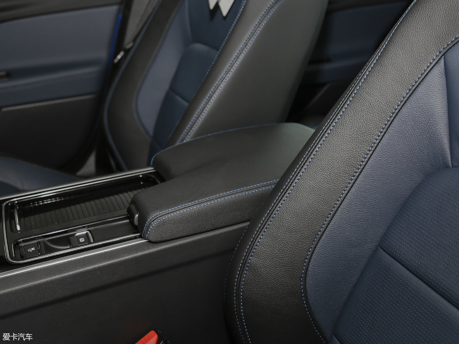 2018ݱXE 2.0T 250PS R-SPORT\Ӱ