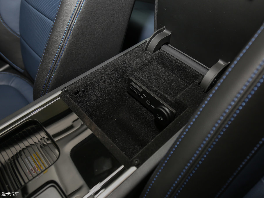 2018ݱXE 2.0T 250PS R-SPORT\Ӱ