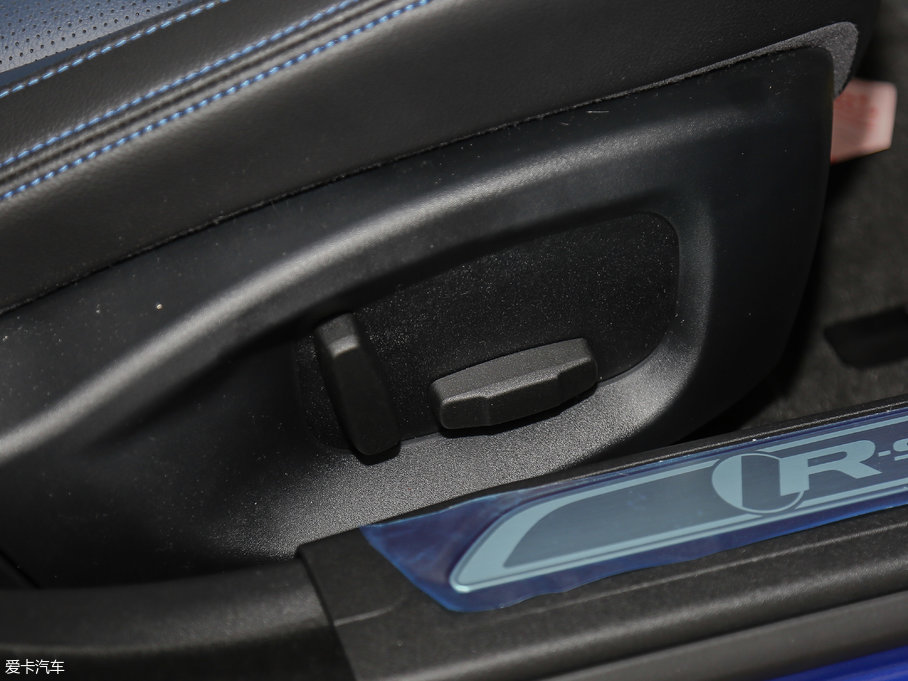 2018ݱXE 2.0T 250PS R-SPORT\Ӱ