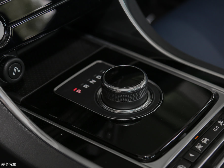 2018ݱXE 2.0T 250PS R-SPORT\Ӱ