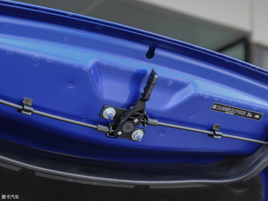 2018ݱXE 2.0T 250PS R-SPORT\Ӱ