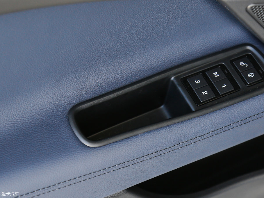 2018ݱXE 2.0T 200PS R-SPORT\Ӱ