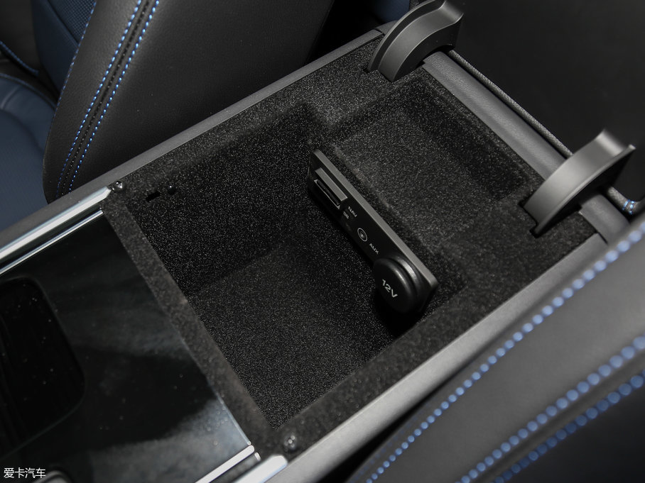 2018ݱXE 2.0T 200PS R-SPORT\Ӱ