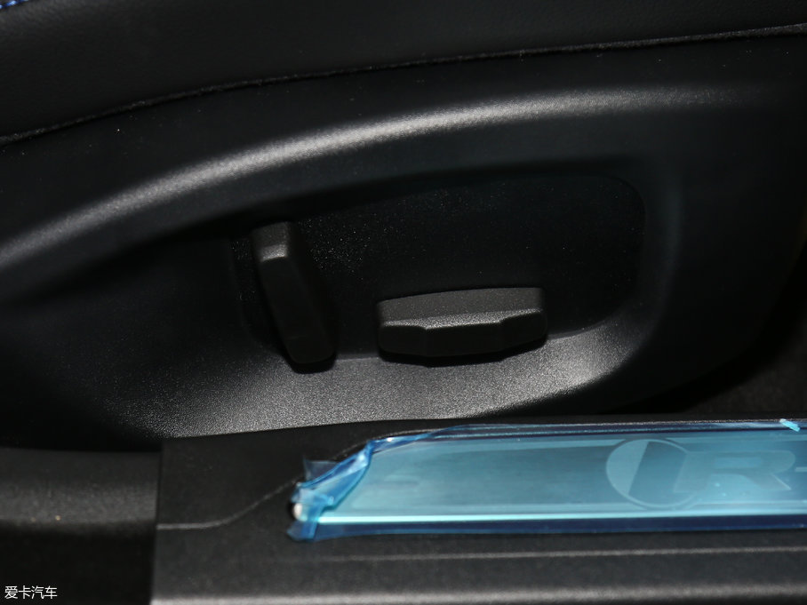 2018ݱXE 2.0T 200PS R-SPORT\Ӱ