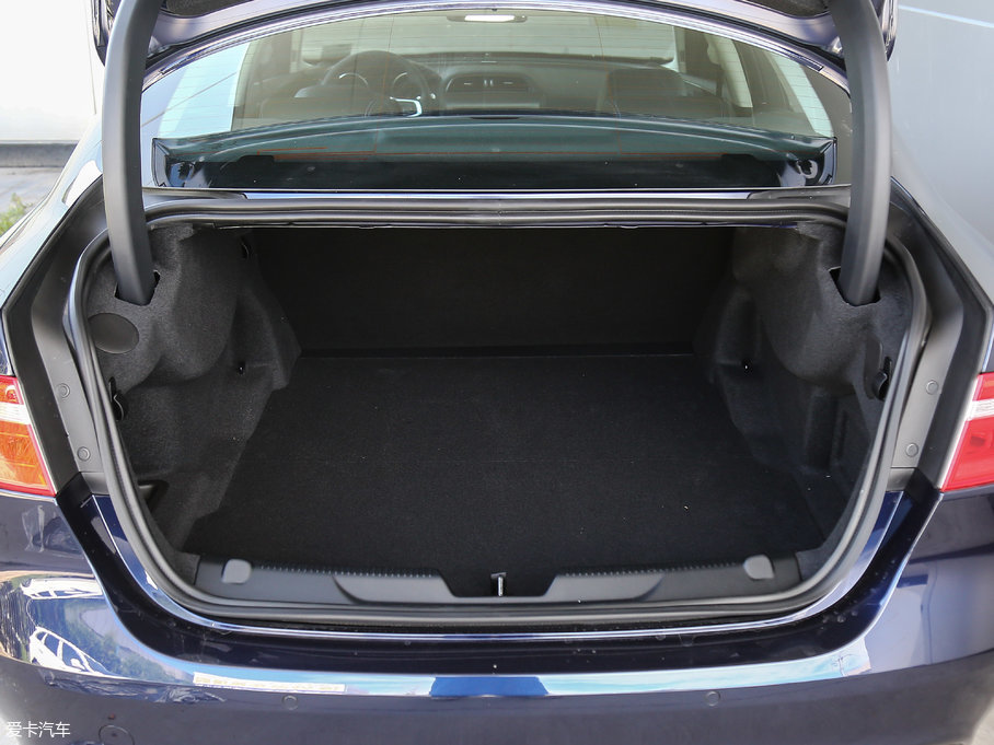 2018ݱXE 2.0T 200PS R-SPORT\Ӱ