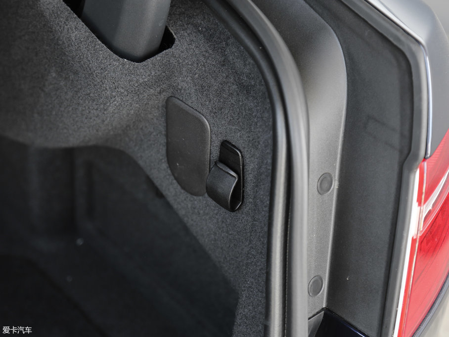 2018ݱXE 2.0T 200PS R-SPORT\Ӱ