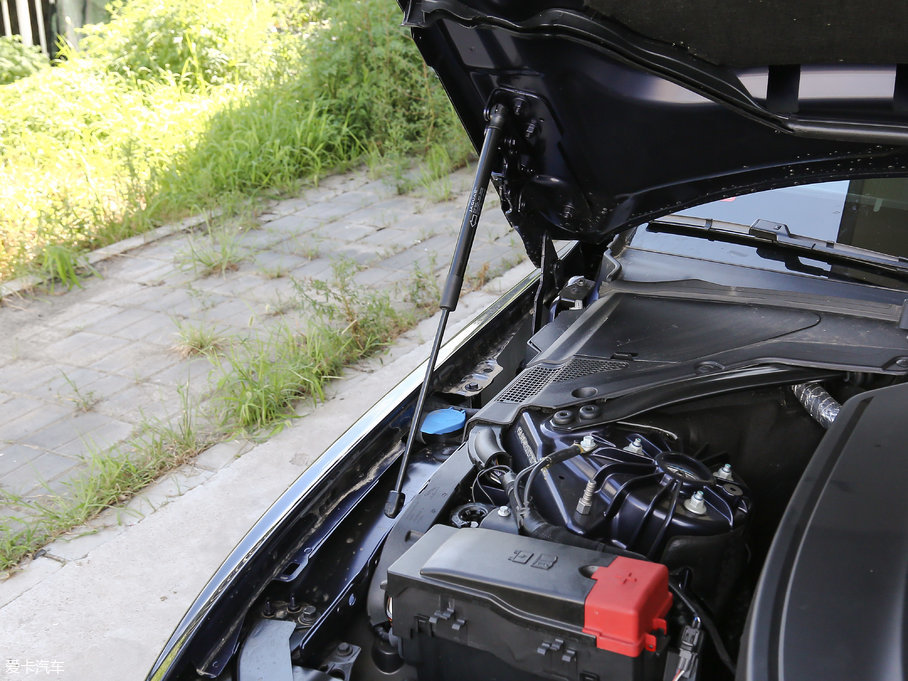 2018ݱXE 2.0T 200PS R-SPORT\Ӱ