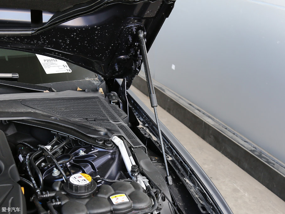 2018ݱXE 2.0T 200PS R-SPORT\Ӱ