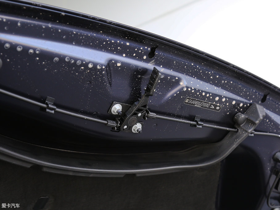 2018ݱXE 2.0T 200PS R-SPORT\Ӱ