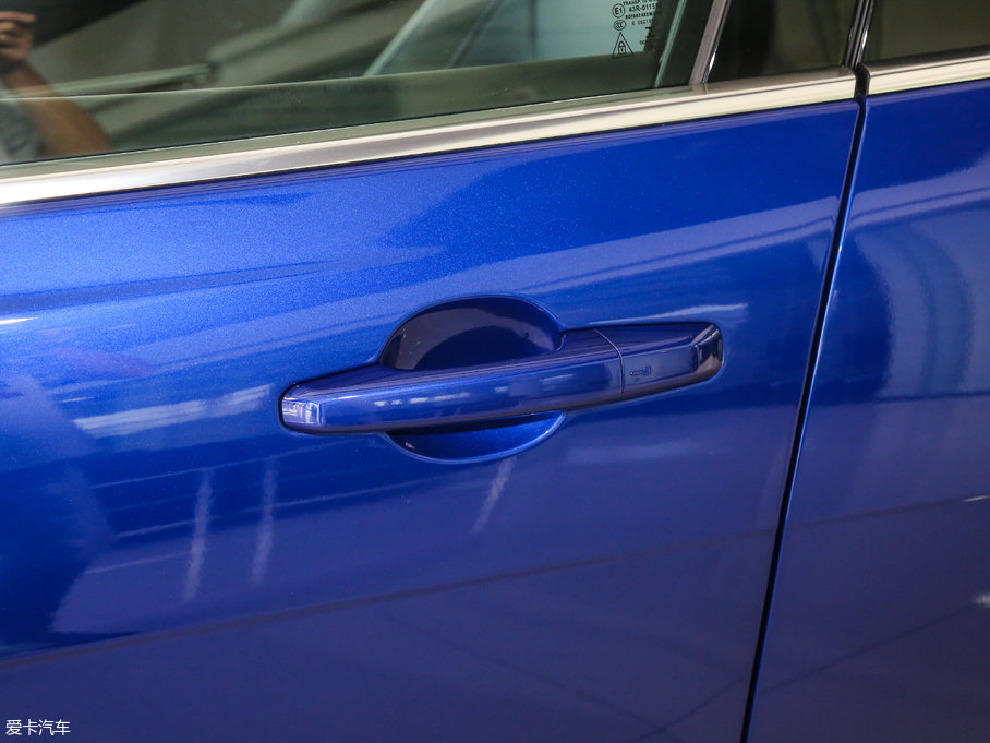 2018ݱXE 2.0T 250PS R-SPORT\Ӱ