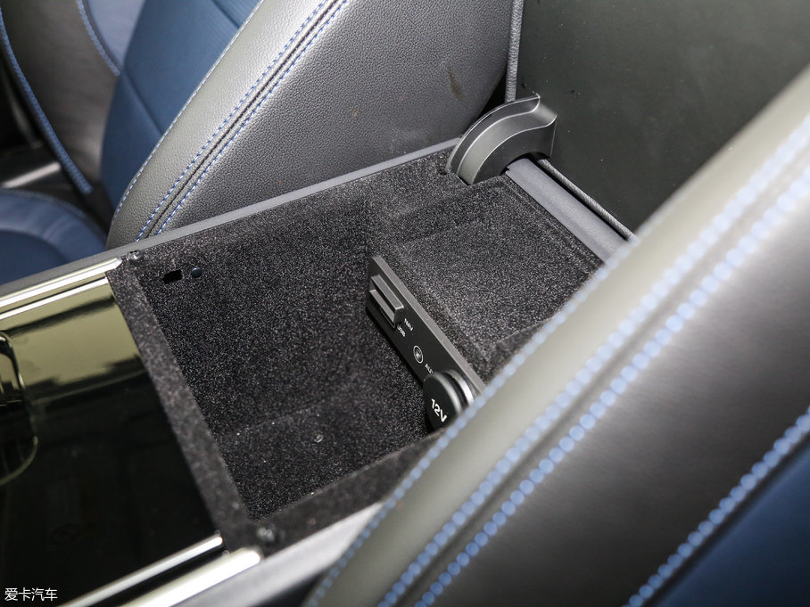 2018ݱXE 2.0T 250PS R-SPORT\Ӱ