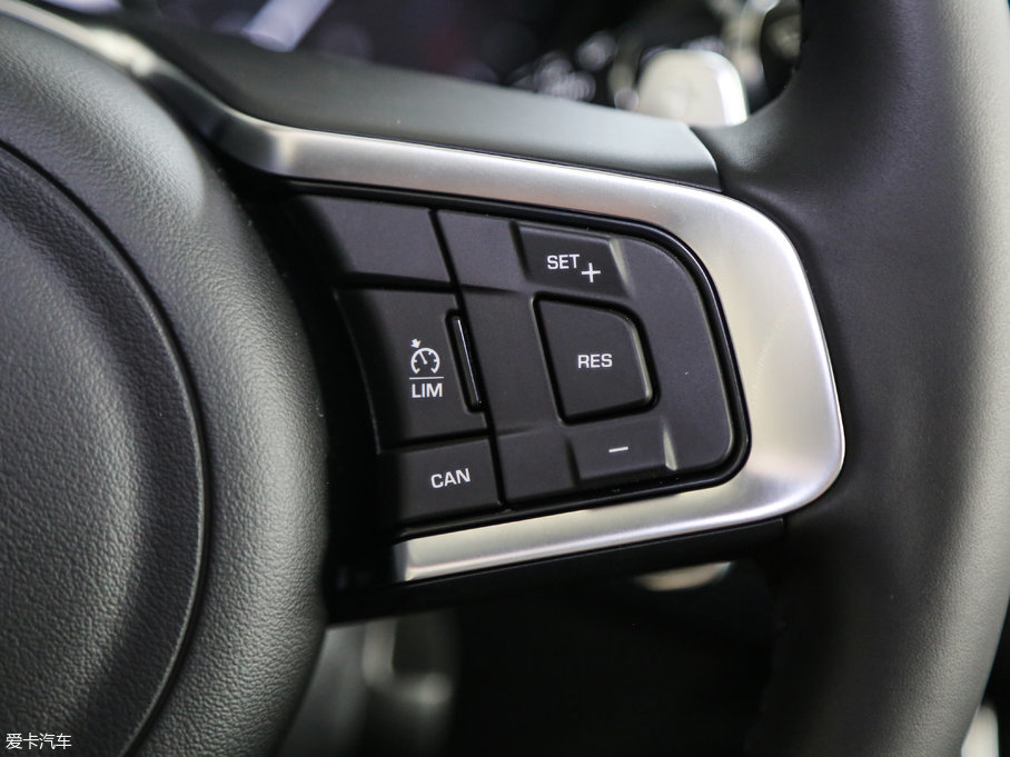 2018ݱXE 2.0T 250PS R-SPORT\Ӱ